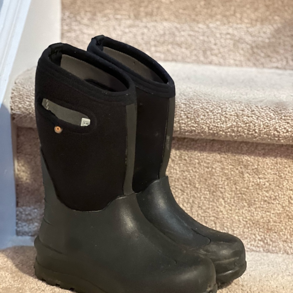 Bogs Black Rain and Snow Boots with Waterproof Design and Sturdy Sole
